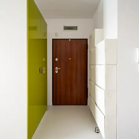 Metro Mlociny Stylish By Bookinghost * 华沙