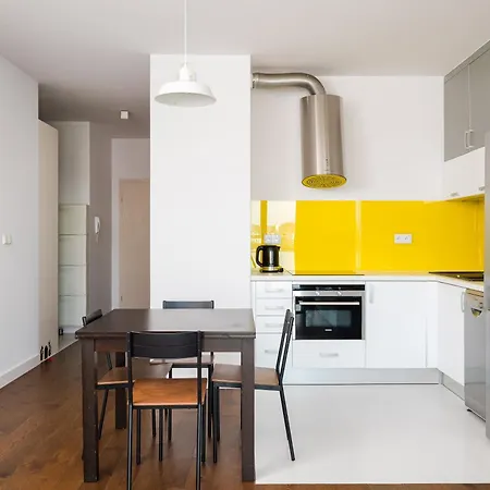 Metro Mlociny Stylish By Bookinghost アパート ワルシャワ