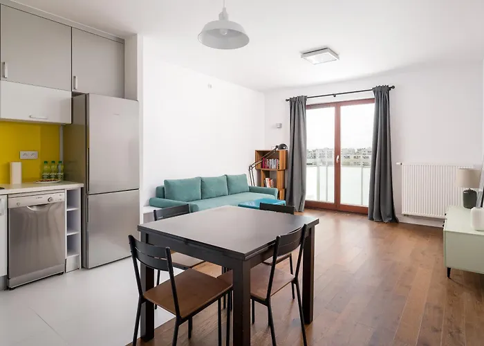 Metro Mlociny Stylish By Bookinghost *