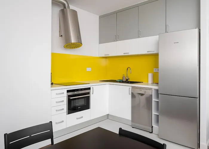 Metro Mlociny Stylish By Bookinghost