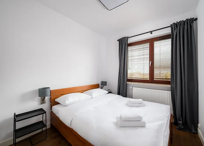 Metro Mlociny Stylish By Bookinghost *